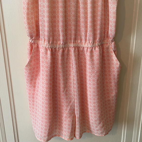 Darling Lauren Conrad Bow Front Romper Like New - Picture 4 of 16